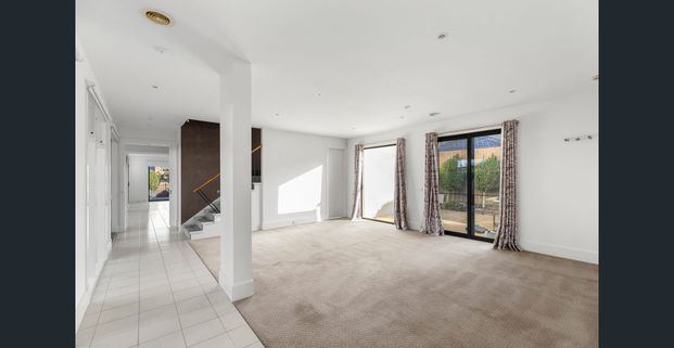 Spacious Four-Bedroom Home with Lake Views & Resort-Style Community - Photo 1