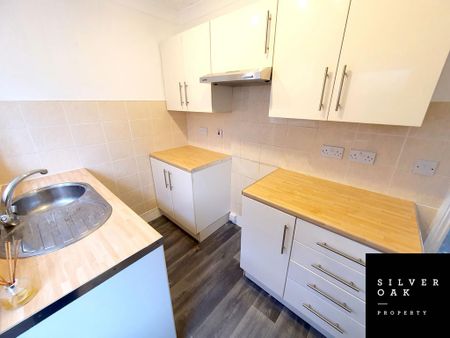 2 bedroom semi-detached house to rent - Photo 5