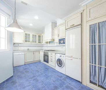 3 Bedroom penthouse with 20m² terrace for rent in El Pla del Real, ... - Photo 6