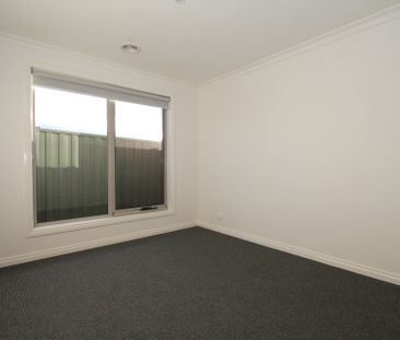 2/1 Whitta Street, Sebastopol - Photo 1