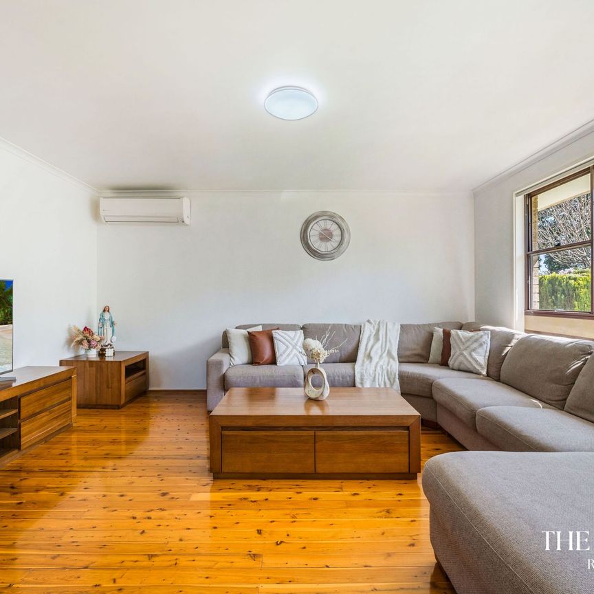 4 Rickard Road, Bossley Park – Updated Family Home for Rent - Photo 1