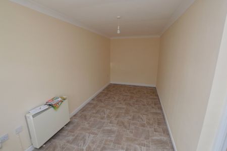North Way, Quintrell Downs, Newquay, Cornwall, TR8 - Photo 2