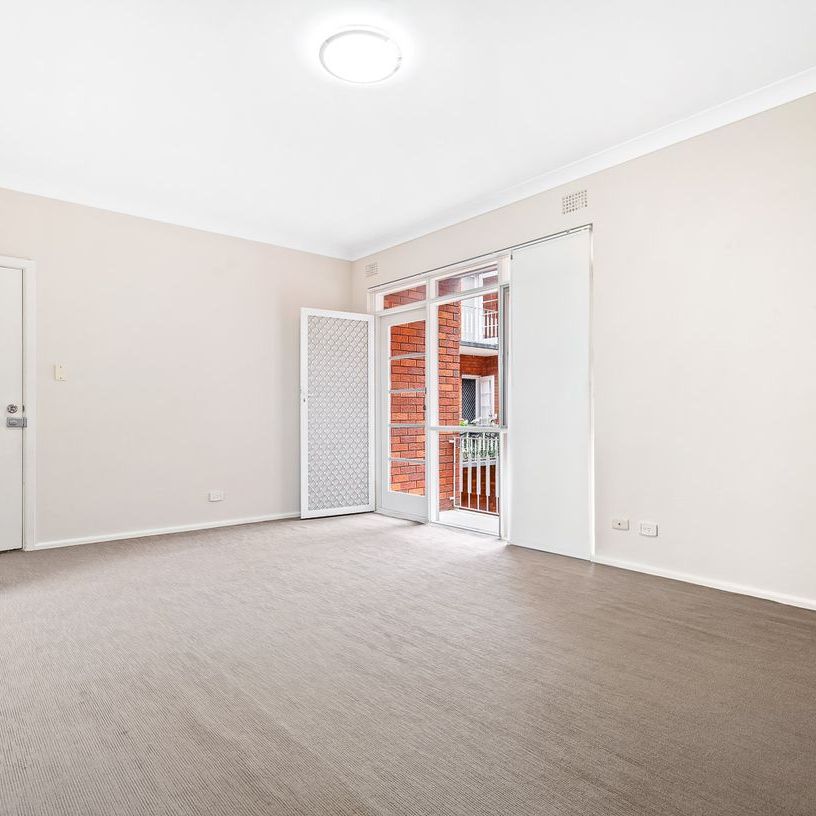 2-Bedroom Apartment in Prime Brighton-Le-Sands Location - Photo 1