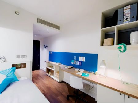 Economy En Suite - Photo 2