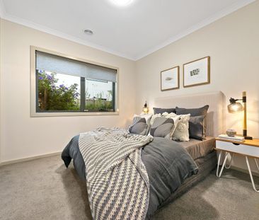 Stylish Ex-Display Home in the Heart of Meridian Estate! - Photo 2