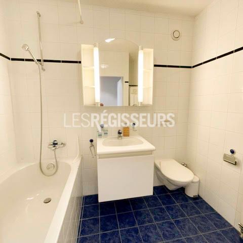 Spacieux appartement de 4 pièces avec deux balcons situé au 2ème étage - Photo 1