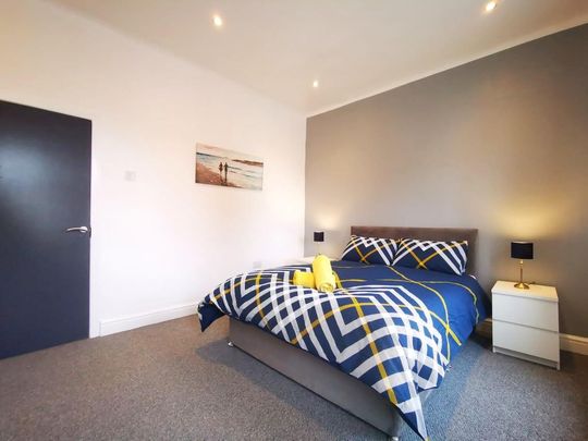 4 bedroom terraced house to rent - Photo 1