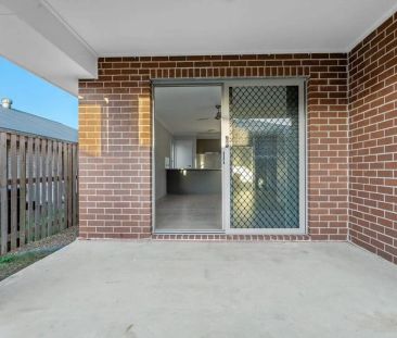 “Stylish 4 Bedroom Family Home in Sought-After Fernbrooke Ridge Est... - Photo 2