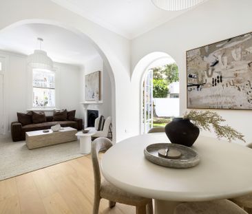 Paddington Charm – Beautifully Renovated End Terrace with Sunlit Ga... - Photo 5