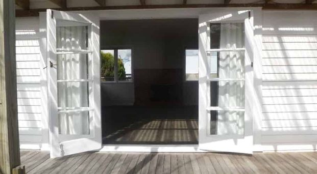 Sunny 3 bedroom family home in MVS school zone - Photo 1