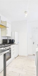 Room 2, Flat 1 - Photo 3