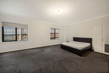 10-bedroom shared house, Elgar Road - Photo 3