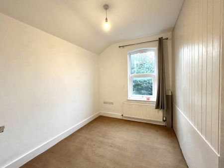 3 bedroom terraced house to rent - Photo 4