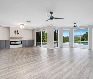 Luxurious 5-Bedroom Home with Pool & Stunning Views - Photo 4