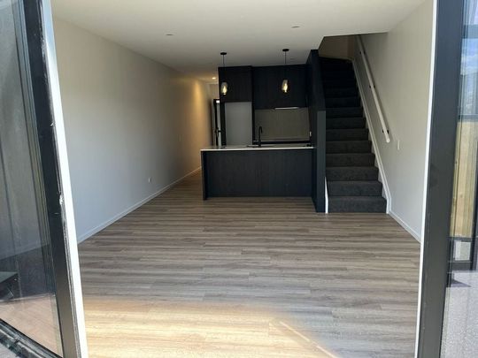 Brand new townhouse - Photo 1