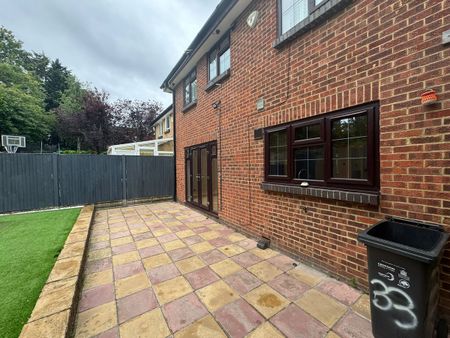 Blackford Close, Croydon, CR2 6 - Photo 4