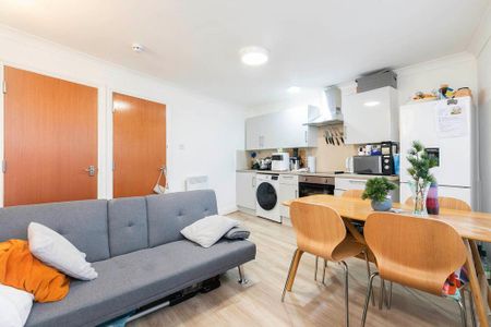 2 bedroom terraced house to rent - Photo 4