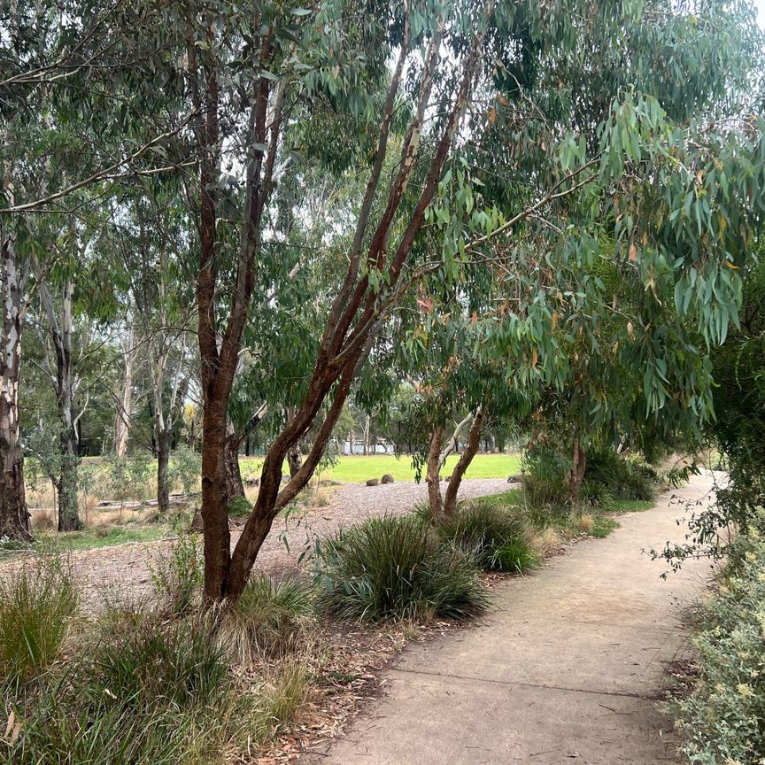 Coburg North - Photo 1