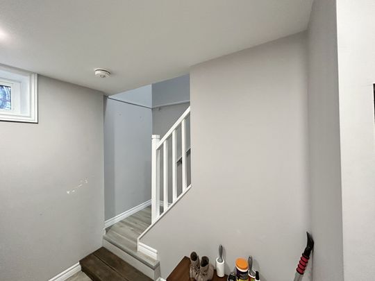 For Lease - 18 Queenston Crescent Unit# Lower, London East, Ontario - Photo 1