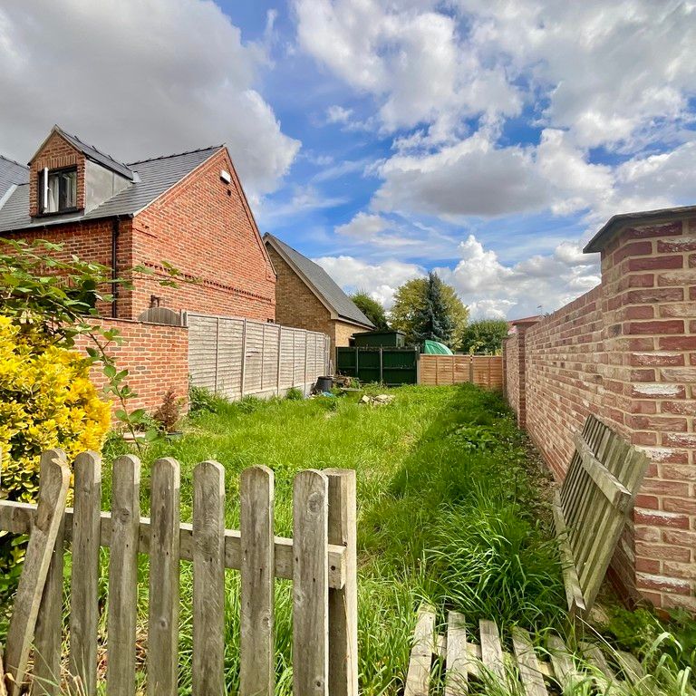 3 bedroom Cottage to let - Photo 1