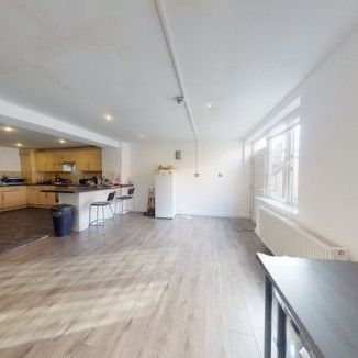 5 Bed - Sackville Street, Woodhouse, Leeds - Photo 1