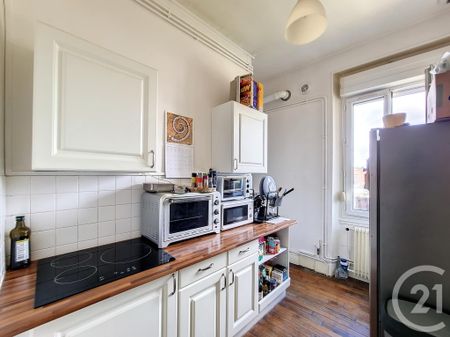 Location Appartement 2 pièces 49m² LA CHAPELLE ST LUC 10600 - Photo 4