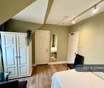 1 bedroom in a house share to rent - Photo 4