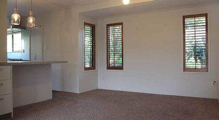 Browns Bay Family Home - Photo 4