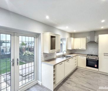 3 bedroom semi-detached house to rent - Photo 6