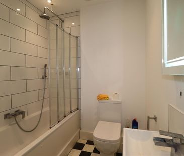 Walton Road, East Molesey - Photo 5