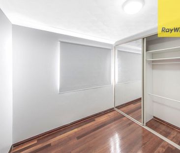 Beautifully updated two-bedroom home in a fantastic location - Photo 2