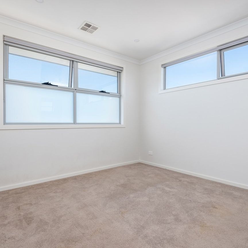 Light & Bright Townhouse - Photo 1