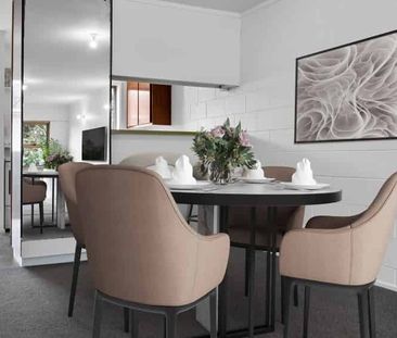 Spacious 2 Bedroom Unit Fresh, Sunny & Move In Ready - Photo 4