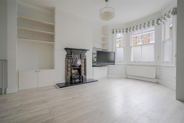 5 bedroom end of terrace house to rent - Photo 1