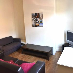 House Share with All Bills Included, Christopher Road, Leeds LS6 2JX - Photo 2