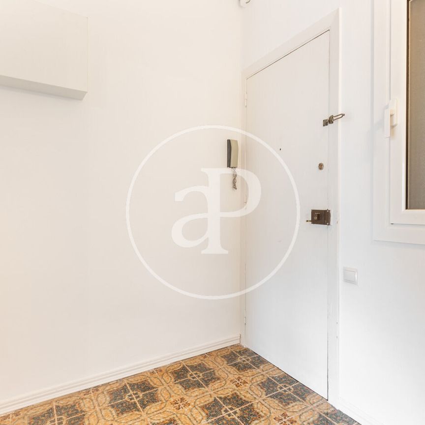 Apartment for rent on Carrer Còrsega - Photo 1
