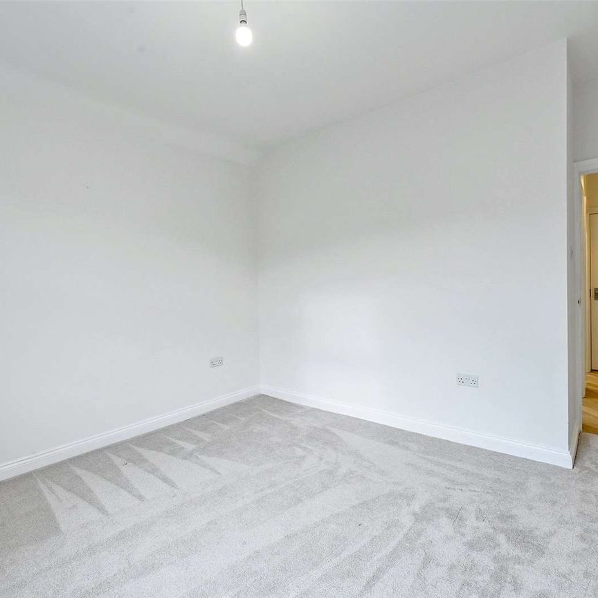 Modern 1-Bedroom First Floor Apartment in Southville - Photo 1