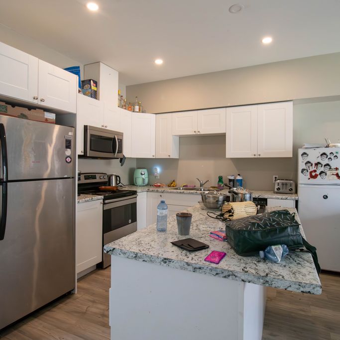 **ALL INCLUSIVE** STUDENT ROOMS IN ST. CATHARINES - Photo 1