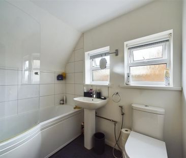 3 bedroom semi-detached house to rent - Photo 4
