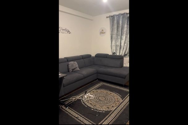 2 Bed Flat, Egbert House, E9 - Photo 1