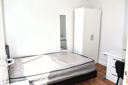 1 bedroom in a house share to rent - Photo 5