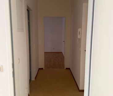 Gut mit öffentlichen Verkehrsmitteln erreichbare 2-Raum-Wohnung im ... - Photo 2