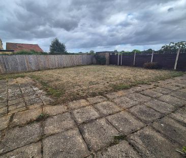 3 bedroom bungalow to rent - Photo 1