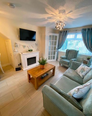 2 bedroom semi-detached house to rent - Photo 3