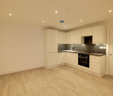 2 bedroom flat to rent - Photo 2
