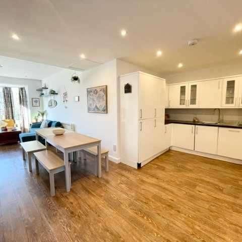 Richmond Place, Brighton, BN2 - Photo 1