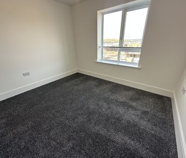 Hollowsbrook Road, Doncaster, New Rossington - Photo 2
