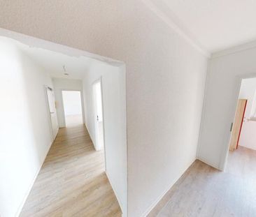 Direkt im Zentrum gelegene 2-Raum-Wohnung mit Einbauküche - Photo 6