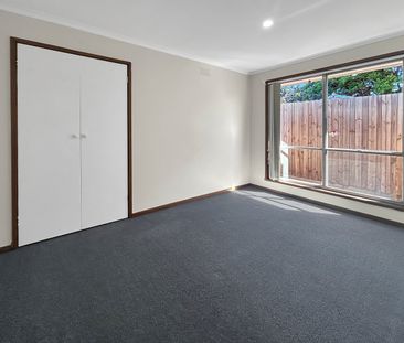 2 Bedroom Unit Walking Distance to Pakington Street - Photo 2