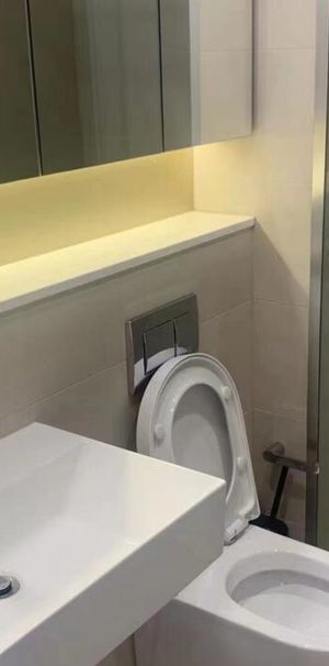 Modern stylish 1 bedroom 1 bathroom apartment situated in West End - Photo 1